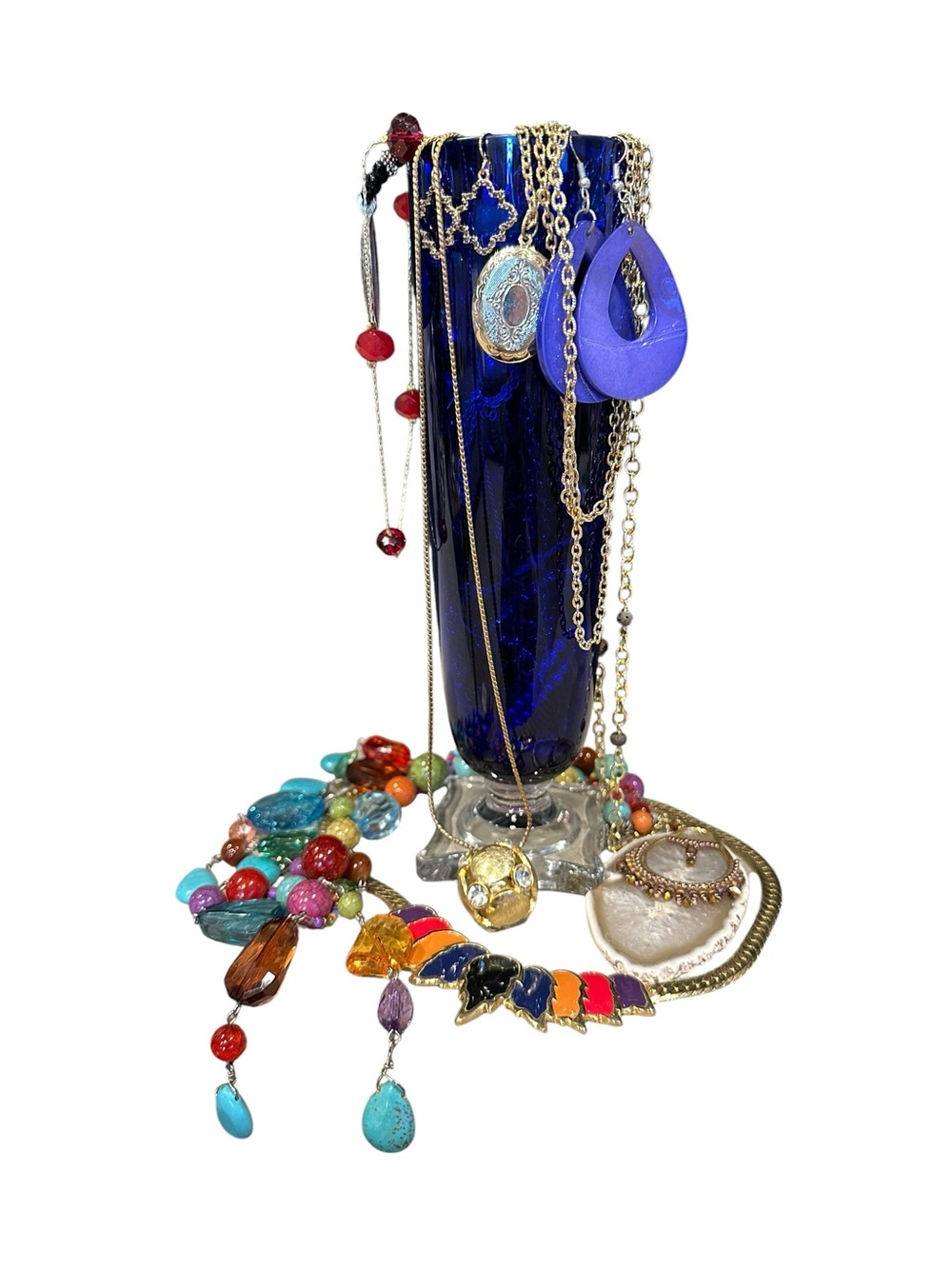 Estate to now Mixed Color Vintage Jewelry Lot with Cobalt Blue Vase Display full - Picture 6 of 12